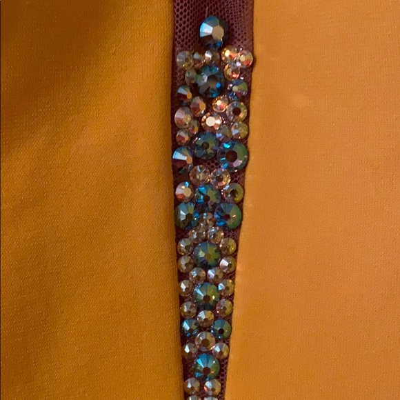 Yellow gown . - Picture 6 of 8